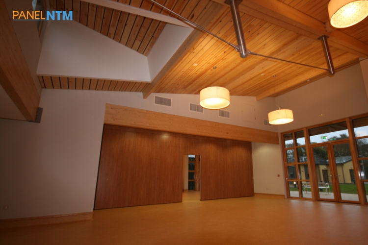 Cải tạo nhà cũ, phòng trọ bằng panel vân gỗ