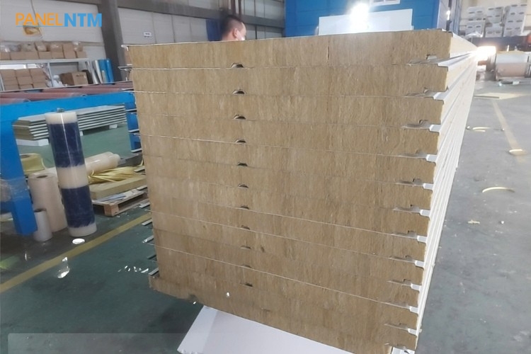 Panel vách ngoài lõi bông khoáng