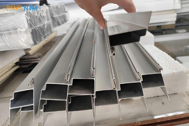 Phụ kiện nhôm thi công panel cách nhiệt tại kho Panel NTM